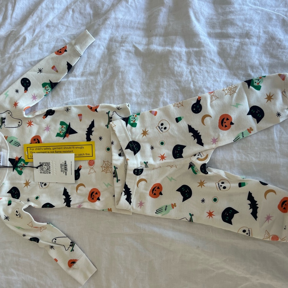 Smaller Thing Halloween Pajamas NWT 6-12 month